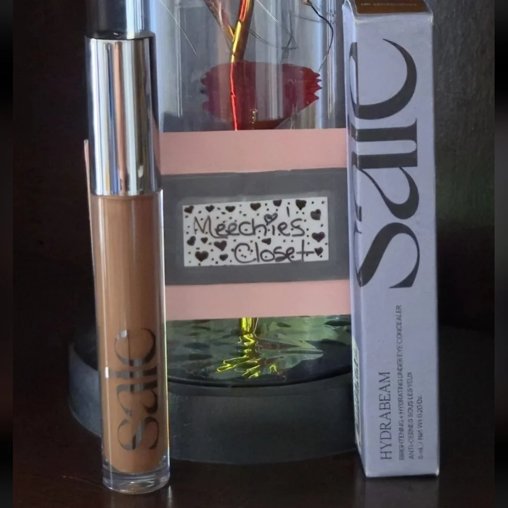 NIB Saie Hydrabeam Brightening Under Eye Concealer - HB Half